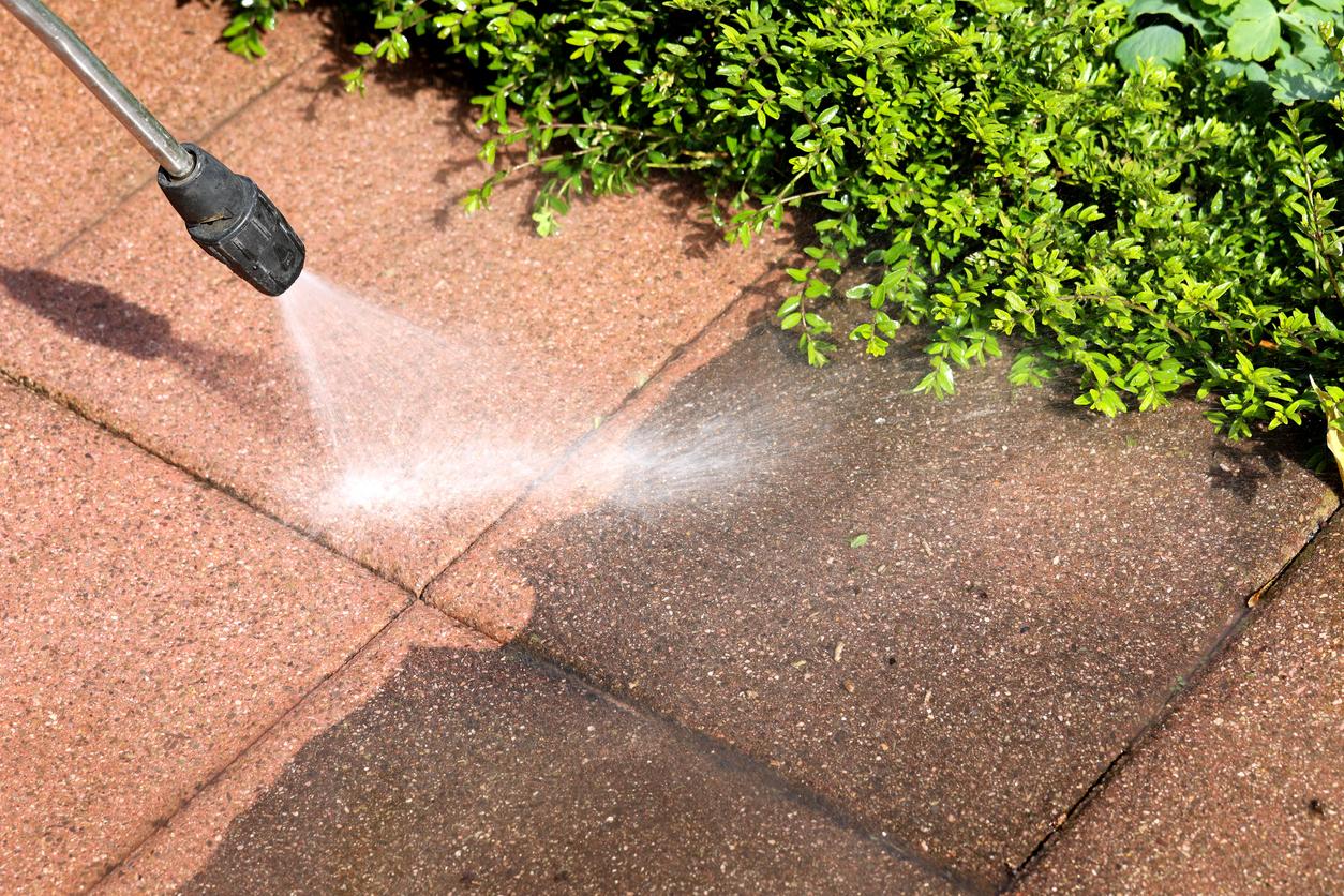 Pressure washing service